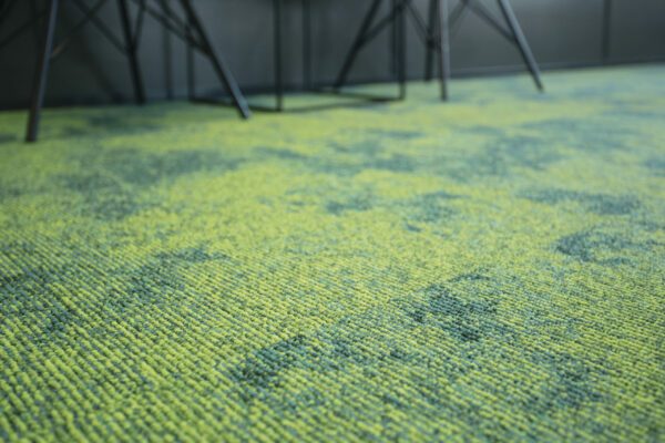 72_dpi_4A2M_CloseUp_carpet_TRAMONTANE_240_GREEN_1